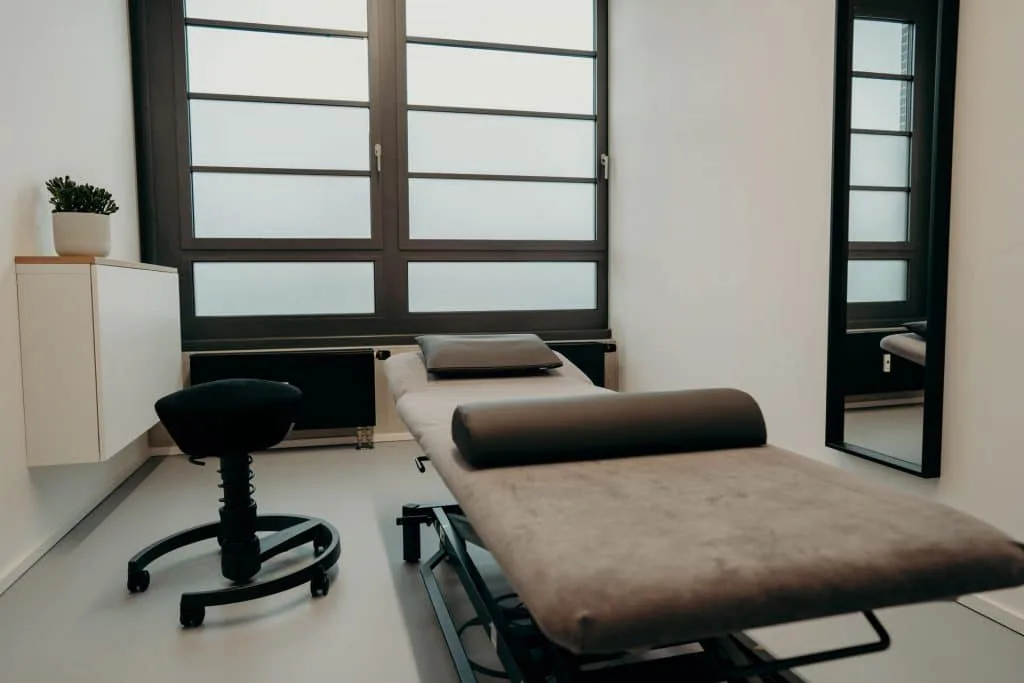 Theraplus Behandlungsraum München